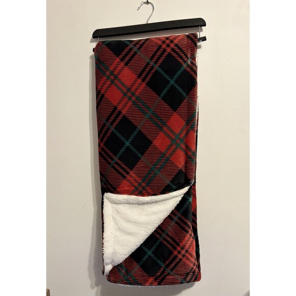 Christmas Plaid Sherpa Fleece Throw Blanket Super Soft 50"x60" Red Green Blk New - Picture 3 of 5